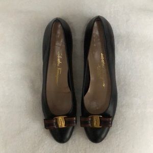 Salvatore Ferragamo black leather 1 inch heels